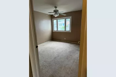 227 Lakeshore Lane, Bloomingdale, IL 60108 - Photo 9