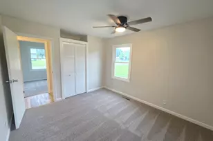 910 W 11th St, Sterling, IL 61081 - Photo 11