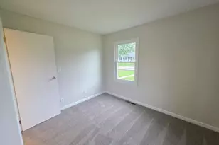 910 W 11th St, Sterling, IL 61081 - Photo 9