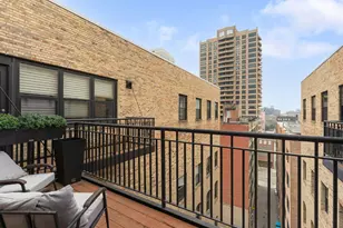 226 N Clinton St, Chicago, IL 60661 - Photo 13