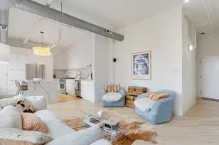 226 N Clinton St, Chicago, IL 60661 - Photo 3