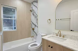8233 S Carpenter St, Chicago, IL 60620 - Photo 7