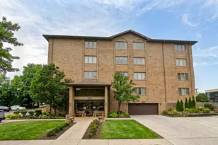 9510 S Kolmar Ave, Oak Lawn, IL 60453 - Photo 1