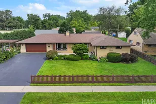 365 Woodland Dr, Grayslake, IL 60030 - Photo 1
