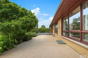 365 Woodland Dr, Grayslake, IL 60030 - Photo 5