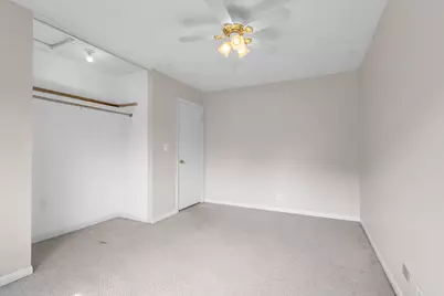 563 N Woodfield Trail, Roselle, IL 60172 - Photo 23