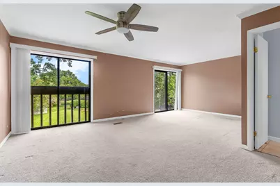 563 N Woodfield Trail, Roselle, IL 60172 - Photo 25