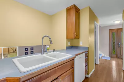 563 N Woodfield Trail, Roselle, IL 60172 - Photo 15