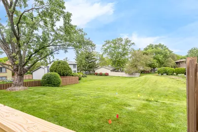563 N Woodfield Trail, Roselle, IL 60172 - Photo 31