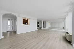 111 E Chestnut St, Chicago, IL 60611 - Photo 5