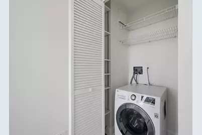 111 E Chestnut Street #38F, Chicago, IL 60611 - Photo 15
