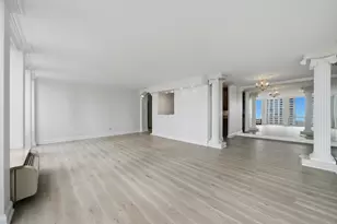 111 E Chestnut St, Chicago, IL 60611 - Photo 7