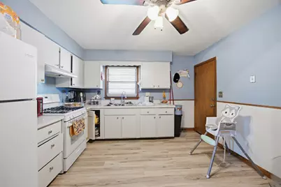2105 Forest View Road, Rockford, IL 61108 - Photo 9
