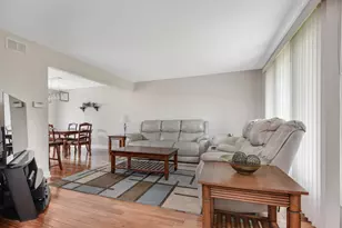 613 Gavin Ave, Romeoville, IL 60446 - Photo 5