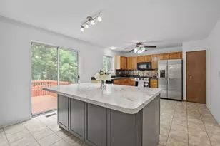 280 Persimmon Ct, Round Lake Beach, IL 60073 - Photo 5