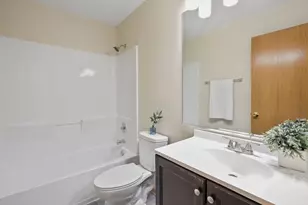 280 Persimmon Ct, Round Lake Beach, IL 60073 - Photo 17