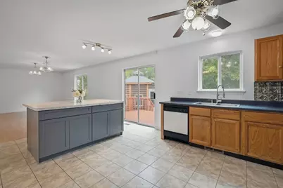 280 Persimmon Court, Round Lake Beach, IL 60073 - Photo 7