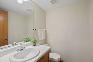 280 Persimmon Ct, Round Lake Beach, IL 60073 - Photo 11