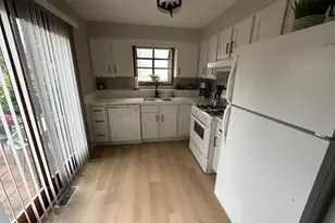 131 Newberry Ave, Libertyville, IL 60048 - Photo 3