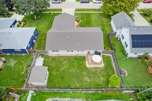 606 E Edgelawn Dr, Plano, IL 60545 - Photo 45