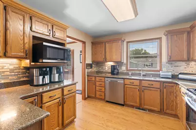 606 E Edgelawn Drive, Plano, IL 60545 - Photo 13