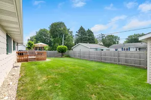 606 E Edgelawn Dr, Plano, IL 60545 - Photo 35