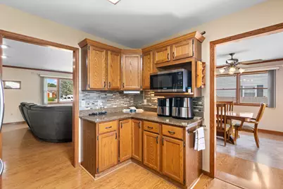 606 E Edgelawn Drive, Plano, IL 60545 - Photo 11