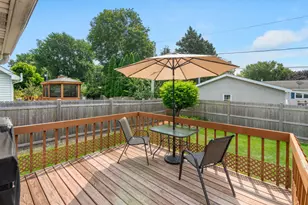 606 E Edgelawn Dr, Plano, IL 60545 - Photo 33