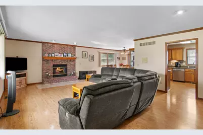 606 E Edgelawn Drive, Plano, IL 60545 - Photo 3