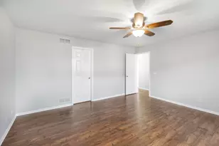 695 Dean Dr, South Elgin, IL 60177 - Photo 9