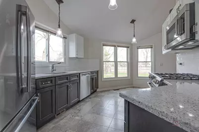 212 Willow Parkway, Buffalo Grove, IL 60089 - Photo 9