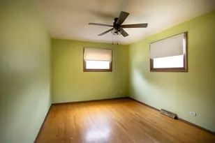 936 Estes St, Gurnee, IL 60031 - Photo 9