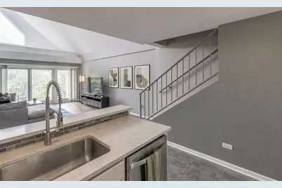 1111 Burlington Avenue #422, Lisle, IL 60532 - Photo 5