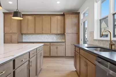 8367 Mulberry Avenue, Morton Grove, IL 60053 - Photo 11