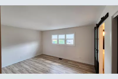 7749 Lyman Avenue, Darien, IL 60561 - Photo 11