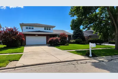 7749 Lyman Avenue, Darien, IL 60561 - Photo 1