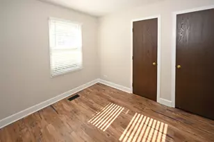 230 University Ln, Elk Grove Village, IL 60007 - Photo 15