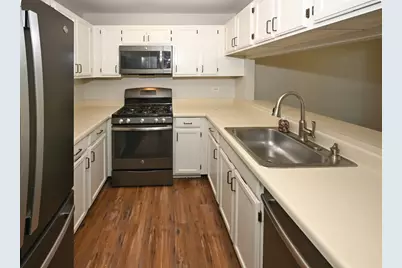 230 University Lane, Elk Grove Village, IL 60007 - Photo 9