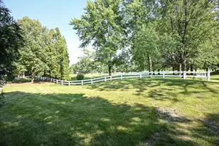 230 University Ln, Elk Grove Village, IL 60007 - Photo 23