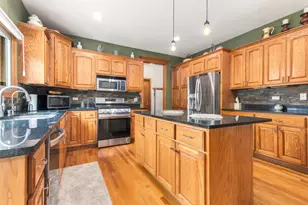 1009 Callaway Dr W, Shorewood, IL 60404 - Photo 7