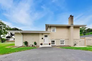 3 W White Oak St, Arlington Heights, IL 60005 - Photo 3