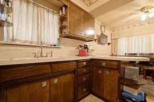 13227 S Escanaba Ave, Chicago, IL 60633 - Photo 11