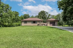 2115 Maple Rd, Joliet, IL 60432 - Photo 1
