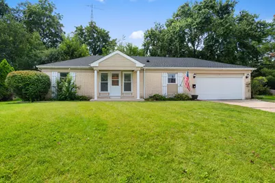 901 Hampton Court, McHenry, IL 60050 - Photo 1