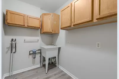 901 Hampton Court, McHenry, IL 60050 - Photo 7