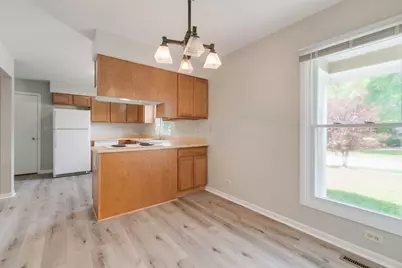 901 Hampton Court, McHenry, IL 60050 - Photo 3