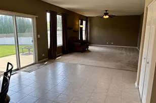 624 Vista Dr, Oswego, IL 60543 - Photo 5