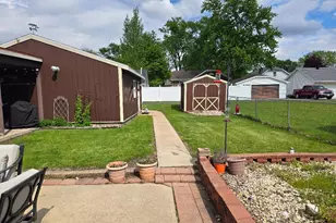 1113 Johnson St, Streator, IL 61364 - Photo 3