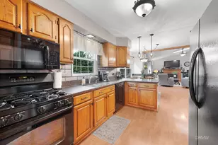 504 Tebay Pl, Schaumburg, IL 60194 - Photo 9