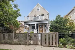 4658 N Kennicott Ave, Chicago, IL 60630 - Photo 1